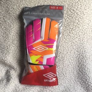 BRAND NEW Umbro Goalkeepers Gloves